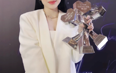 Sau những biến cố truyền thông, Võ Hà Linh vẫn là lựa chọn hàng đầu của nhiều thương hiệu nổi tiếng