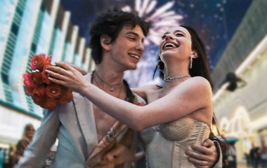 Anora: Phim về vũ công thoát y càn quét giải Oscar 2025