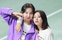Khám phá quy trình chăm sóc da của Nayeon và Chaeyoung (TWICE)