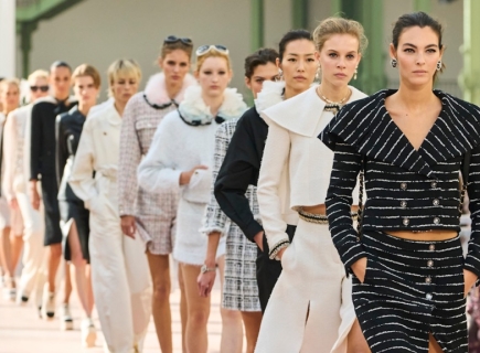 Cận cảnh Paris Fashion Week 2025: Dấu ấn của các nhà mốt hàng đầu