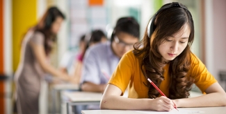 Lộ diện bao đề đỏ trong kỳ thi IELTS - Hội đồng Anh lên tiếng trước tranh cãi