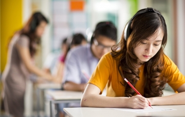 Lộ diện bao đề đỏ trong kỳ thi IELTS - Hội đồng Anh lên tiếng trước tranh cãi