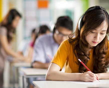 Lộ diện bao đề đỏ trong kỳ thi IELTS - Hội đồng Anh lên tiếng trước tranh cãi