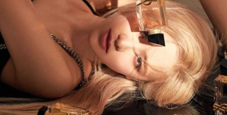 Rosé x Saint Laurent: Biểu tượng thời trang mới